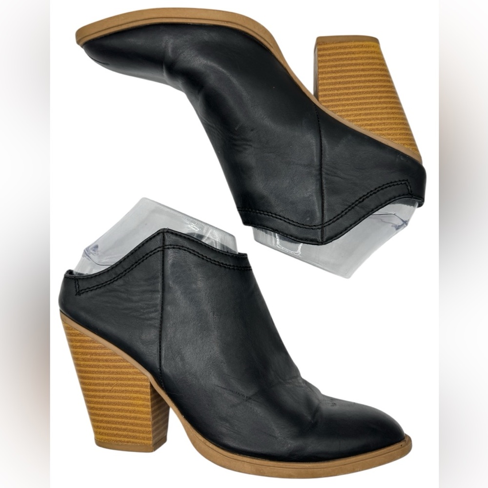 Dolce Vita Target Black Ankle Booties with Tan Heel - Size 7